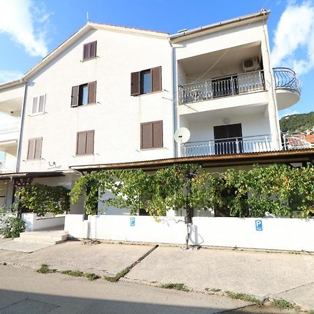 Apartments Vladan With Terrace Baška Екстериор снимка