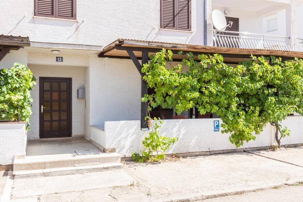 Apartments Vladan With Terrace Baška Екстериор снимка