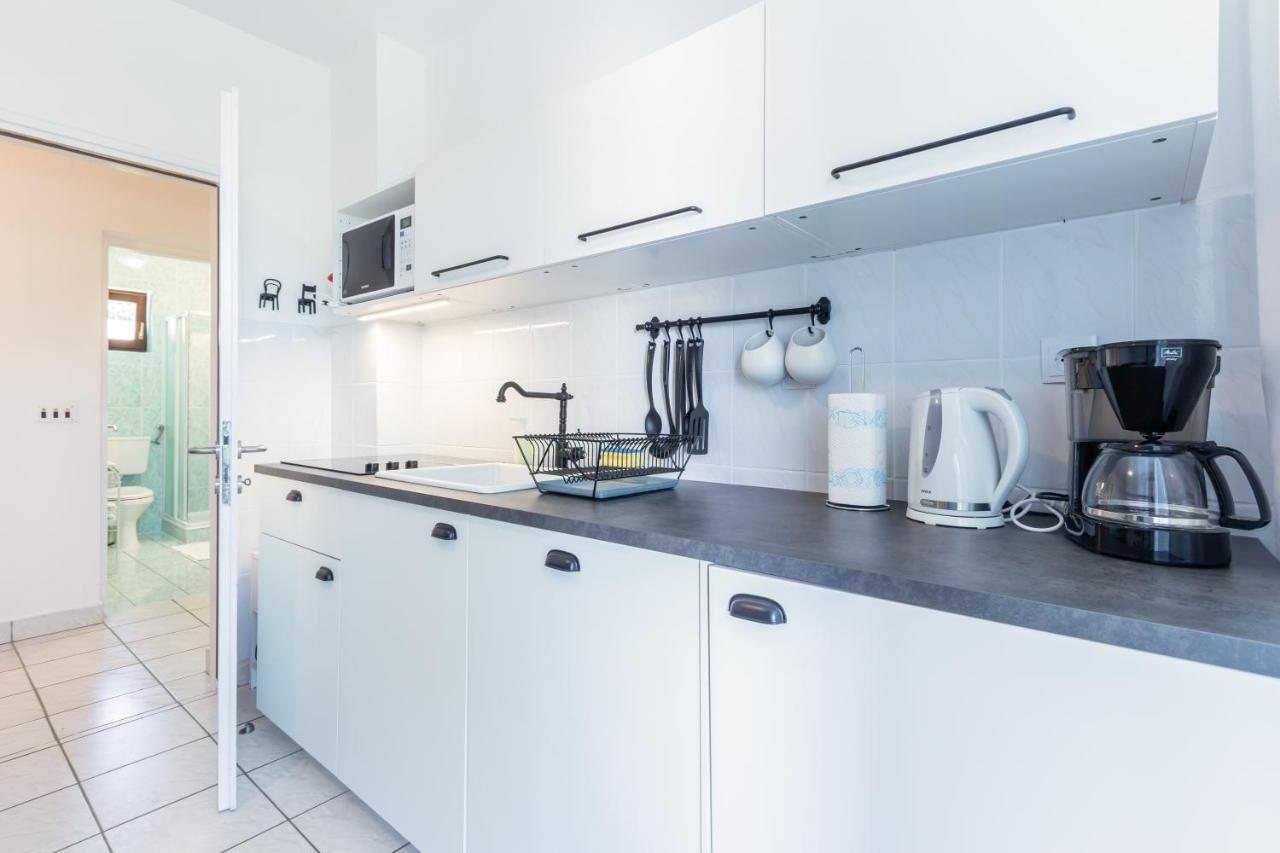 Apartments Vladan With Terrace Baška Екстериор снимка